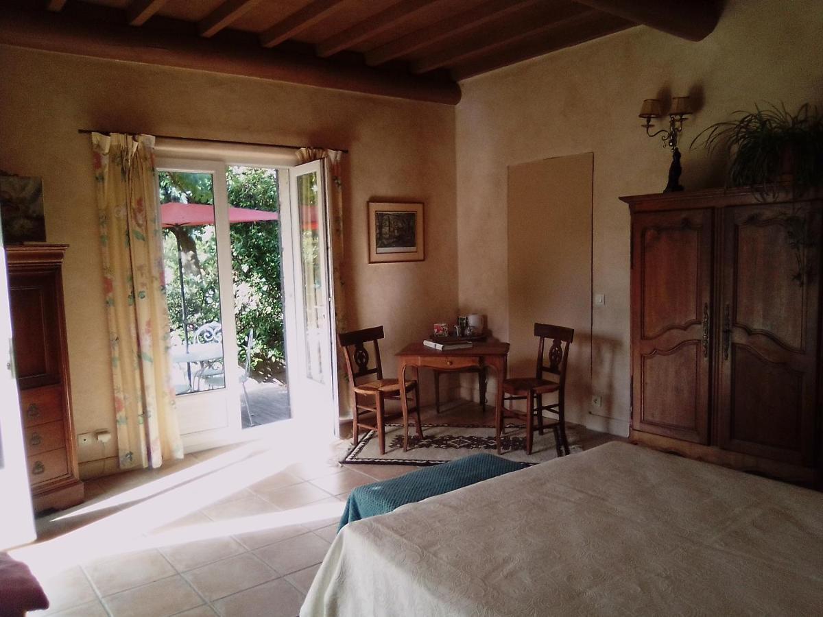 Le Domaine De Belle Acomodação com café da manhã LʼIsle-sur-la-Sorgue Exterior foto