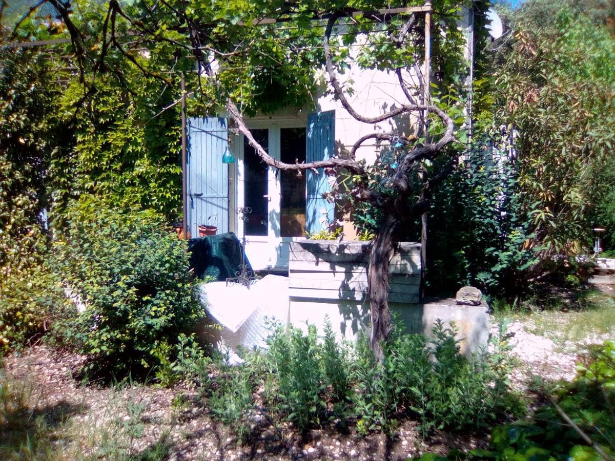 Le Domaine De Belle Acomodação com café da manhã LʼIsle-sur-la-Sorgue Exterior foto
